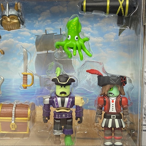 ROBLOX Pirate Showdown Action Figures NWT - Picture 3 of 4
